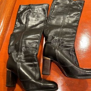 Pettit Palmroth BonWit Teller size 7 black & gold trim knee high boots. Vintage